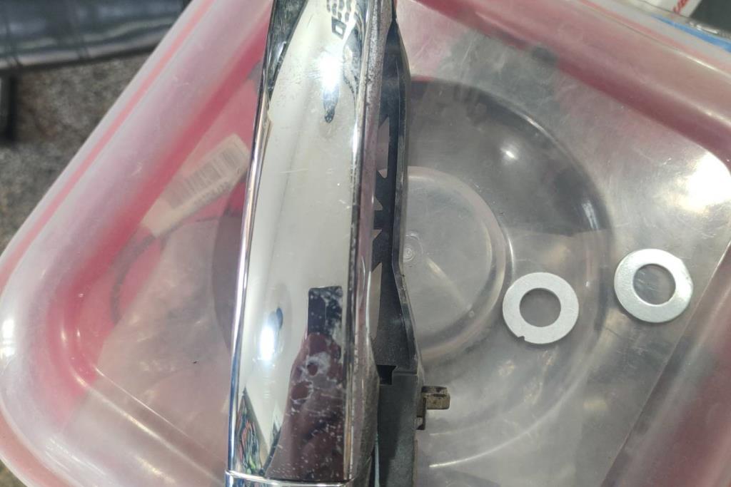 Body  Door Handle  GMC Acadia