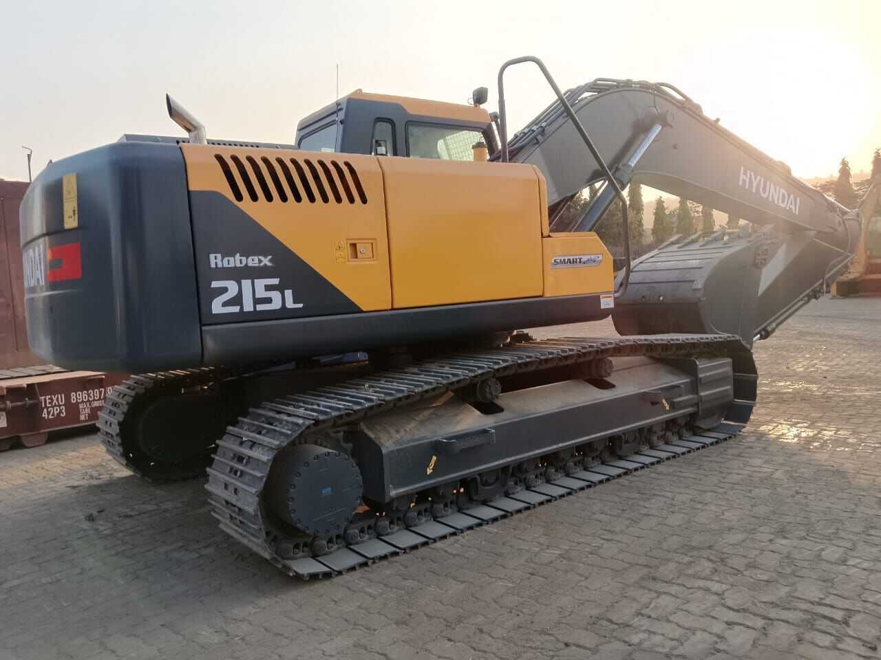 حفارة هيونداي 2025