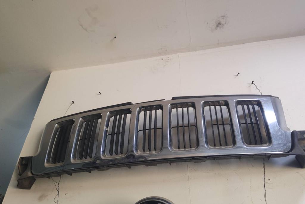 Body  Grilles Jeep Grand Cherokee