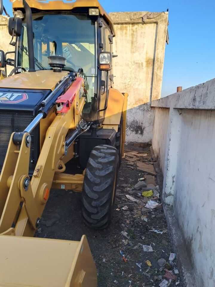 باك لودر كاتربيلر 2024