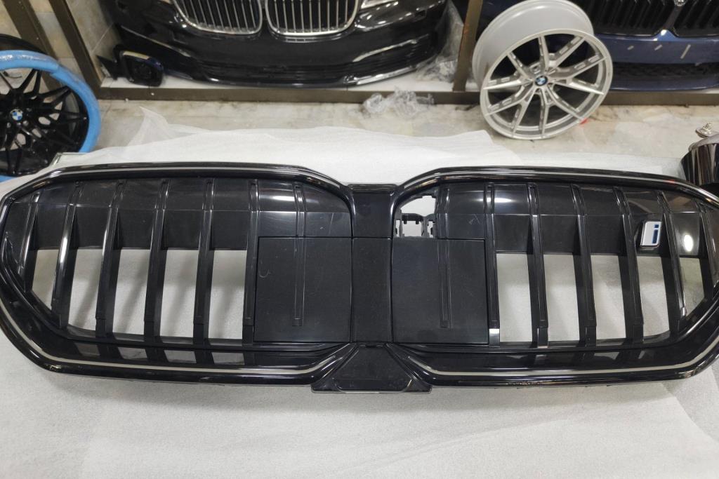 Body  Grilles BMW 520
