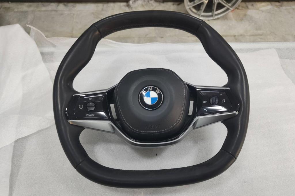 Cabin  Steering Wheel BMW 520