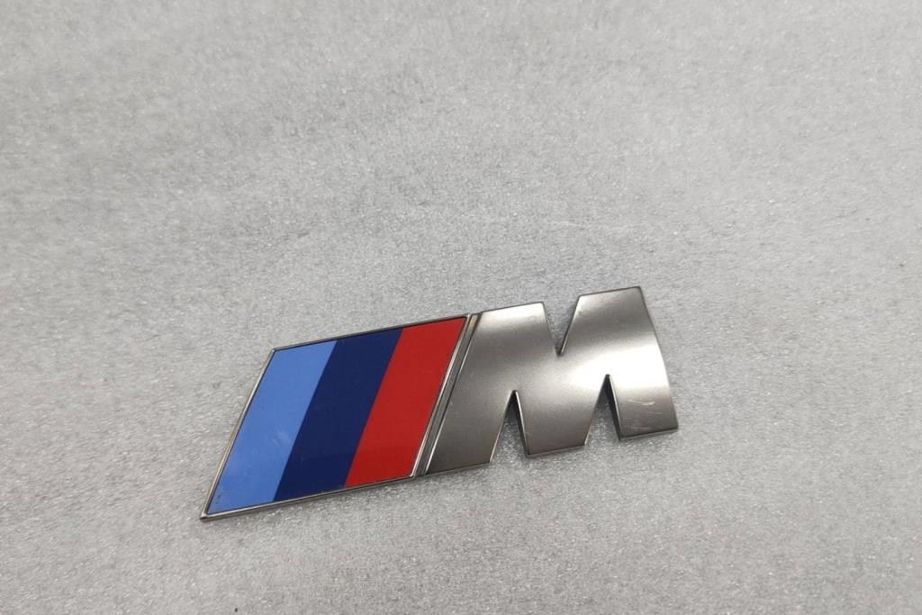 Body  Emblems BMW 530