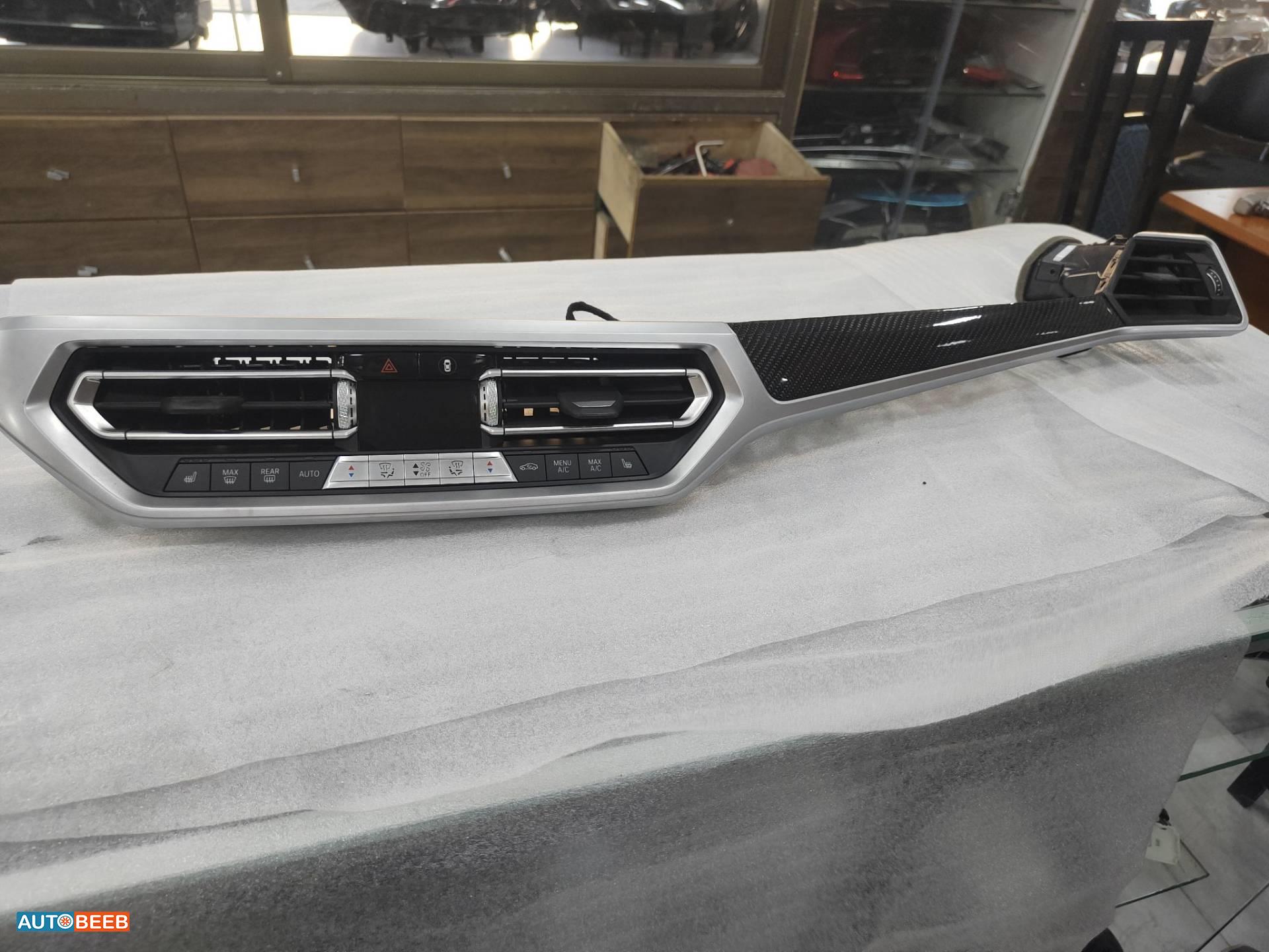 Cabin  Control buttons BMW i4