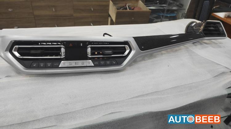 Cabin  Control buttons BMW i4
