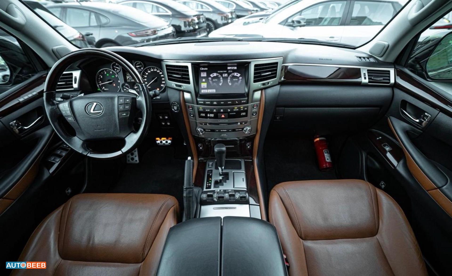 Lexus LX570 2015
