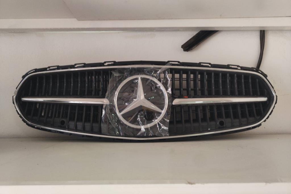 Body  Grilles Mercedes Benz C200
