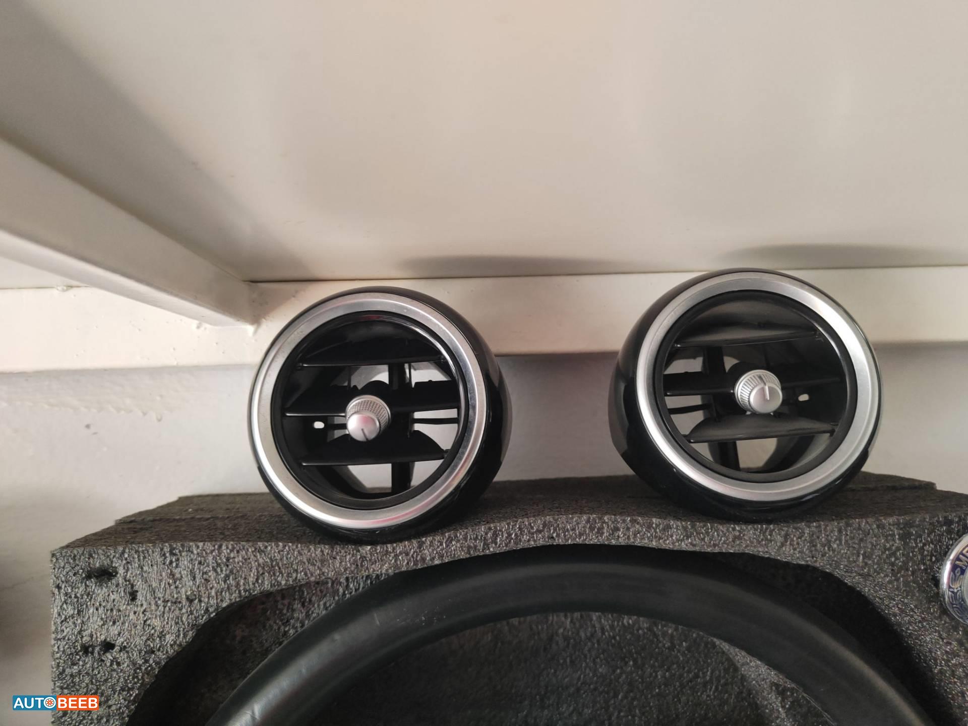 Cabin  Control buttons Mercedes Benz C200