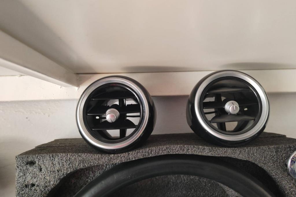 Cabin  Control buttons Mercedes Benz C200
