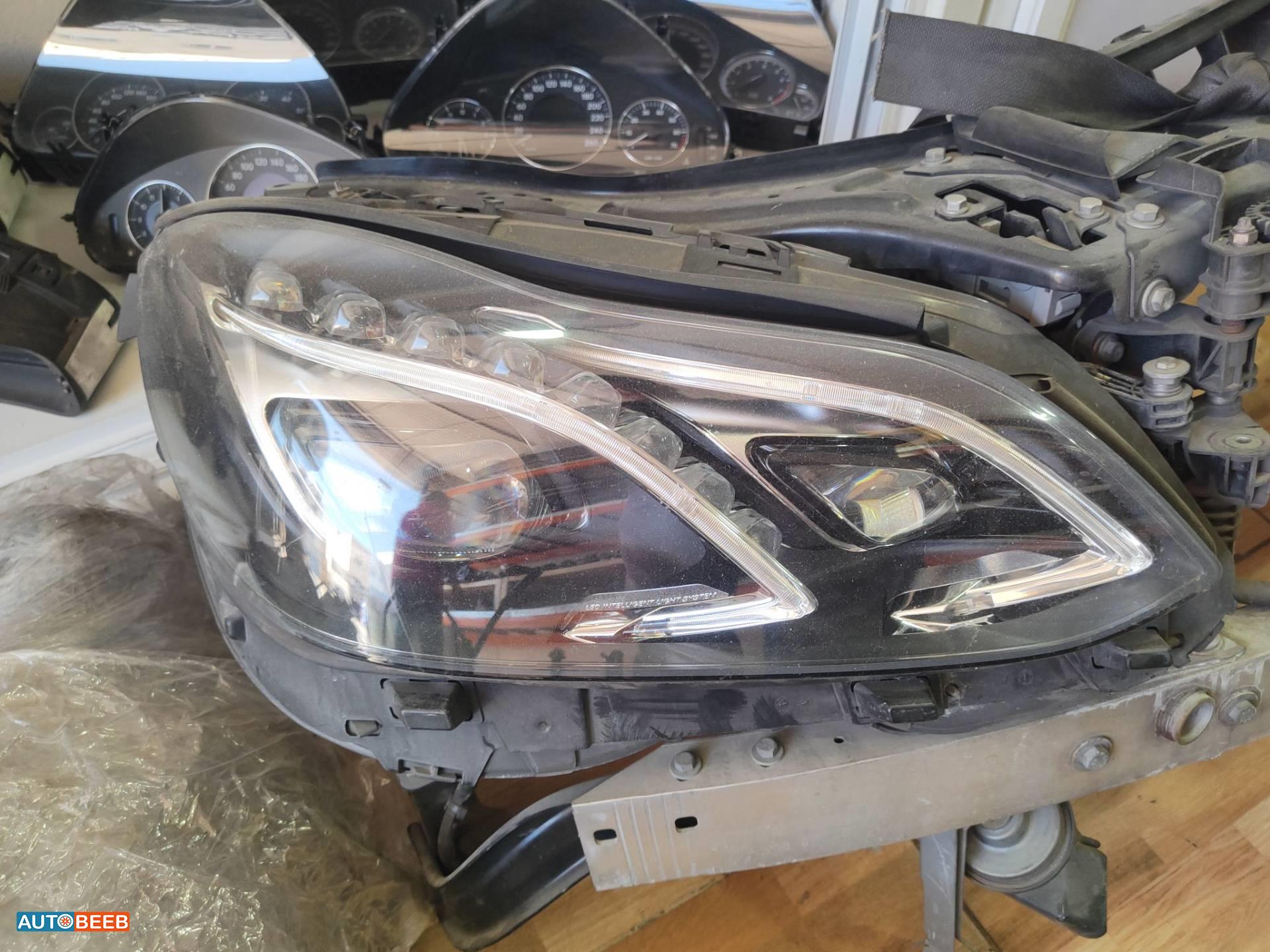 Lights Front light Mercedes Benz E200