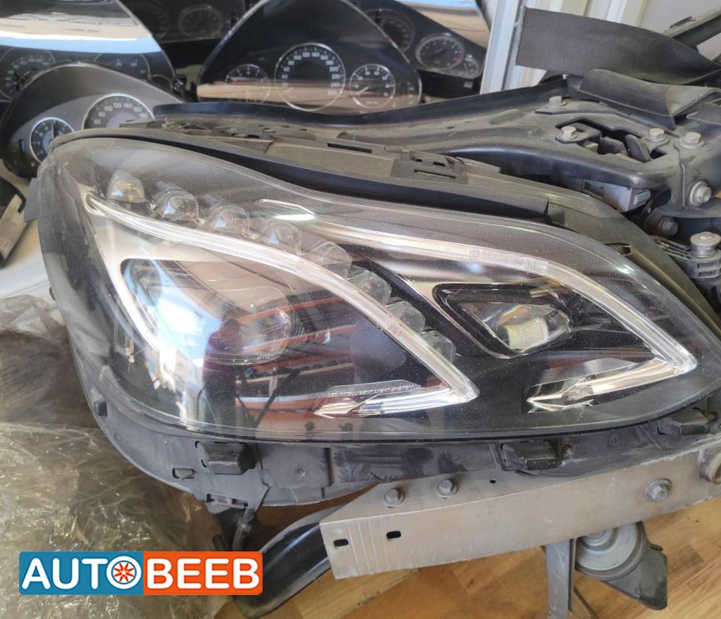 Lights Front light Mercedes Benz E200