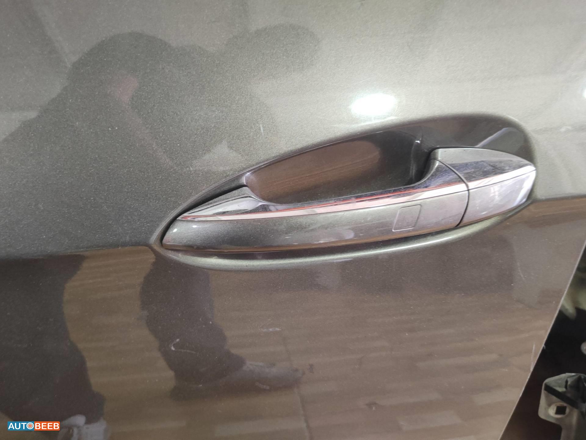 Body  Door Handle  Mercedes Benz E200