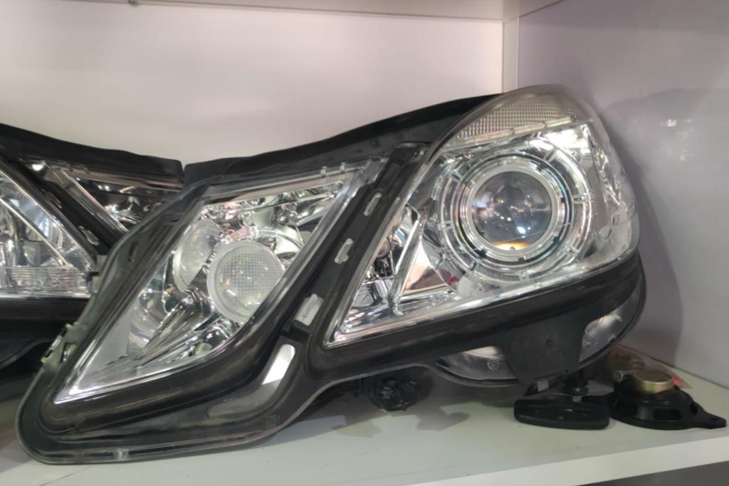 Lights Front light Mercedes Benz E200