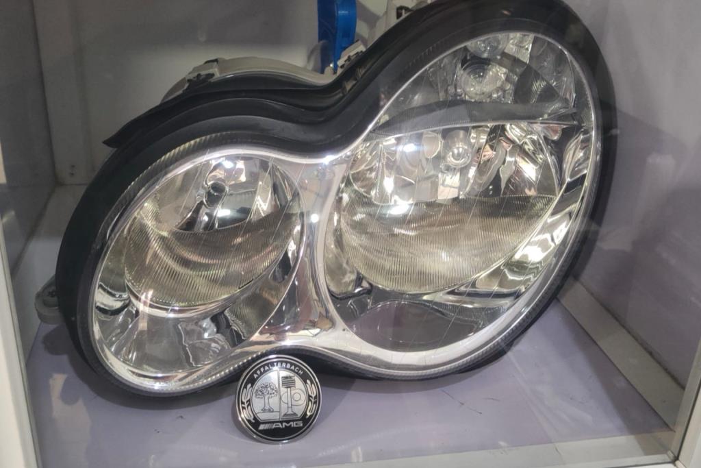 Lights Front light Mercedes Benz C200
