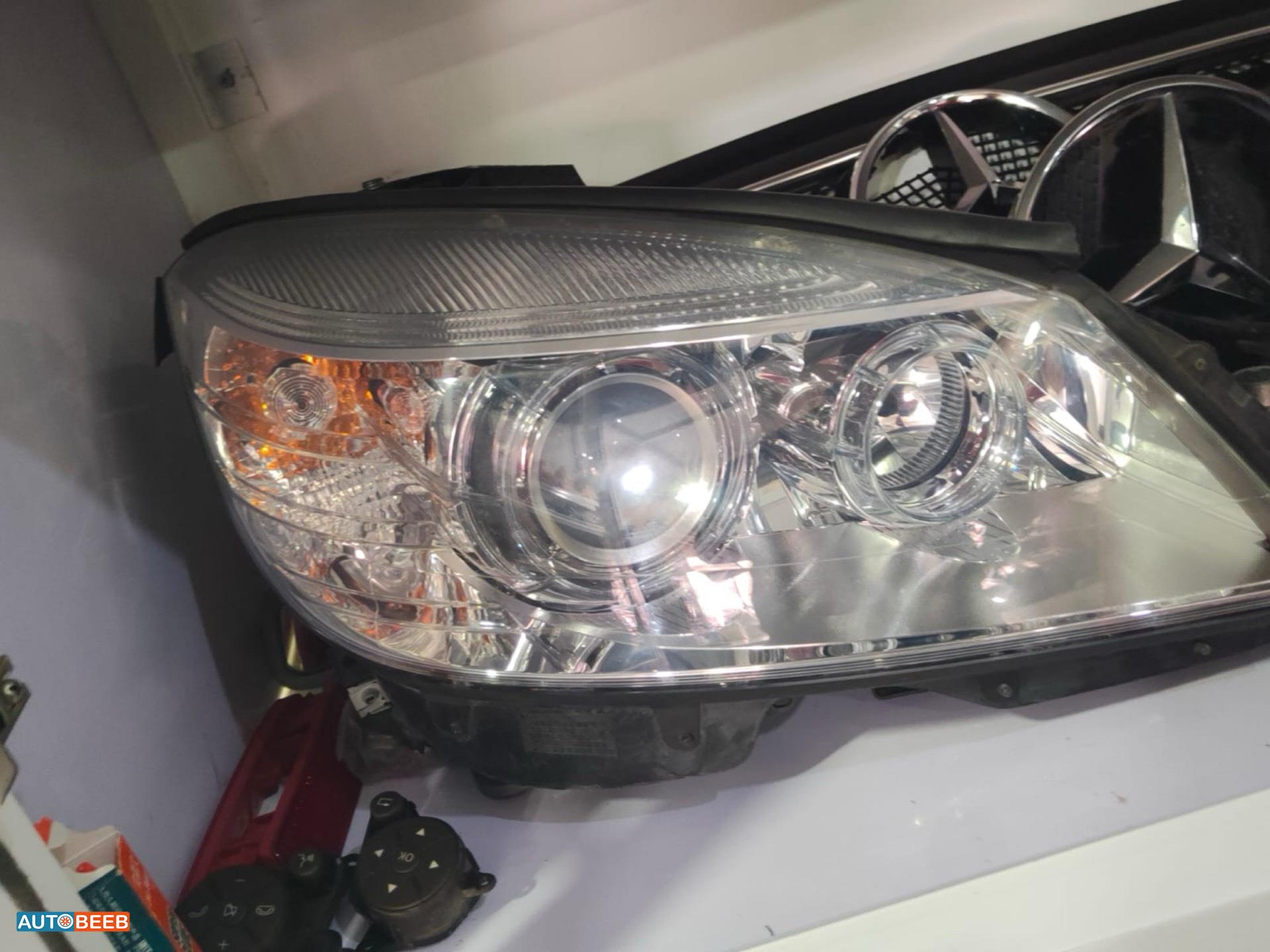 Lights Front light Mercedes Benz C200