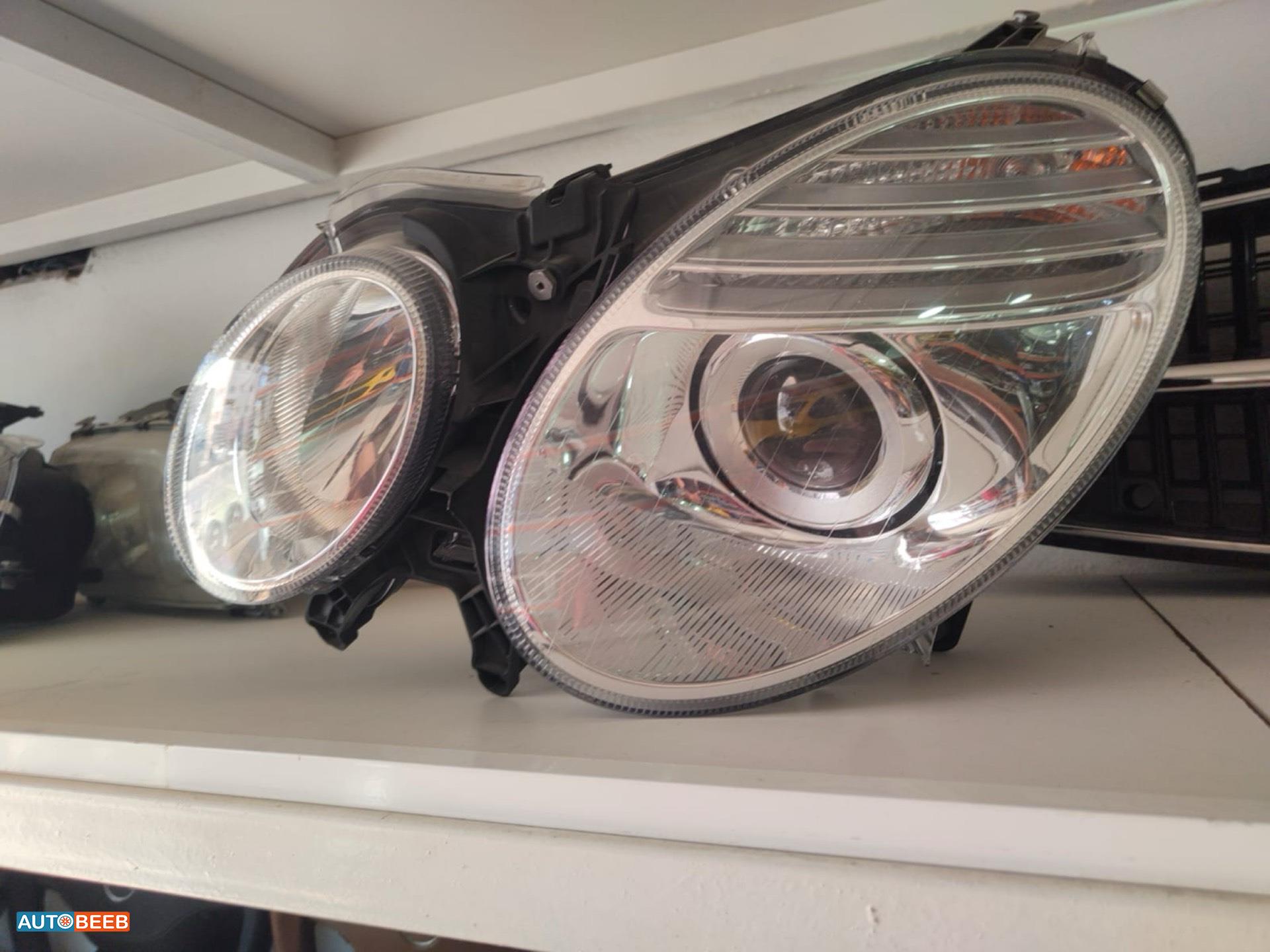 Lights Front light Mercedes Benz E200