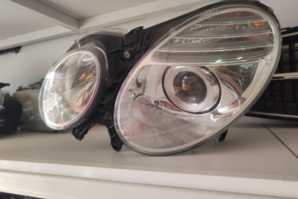 Lights Front light Mercedes Benz E200