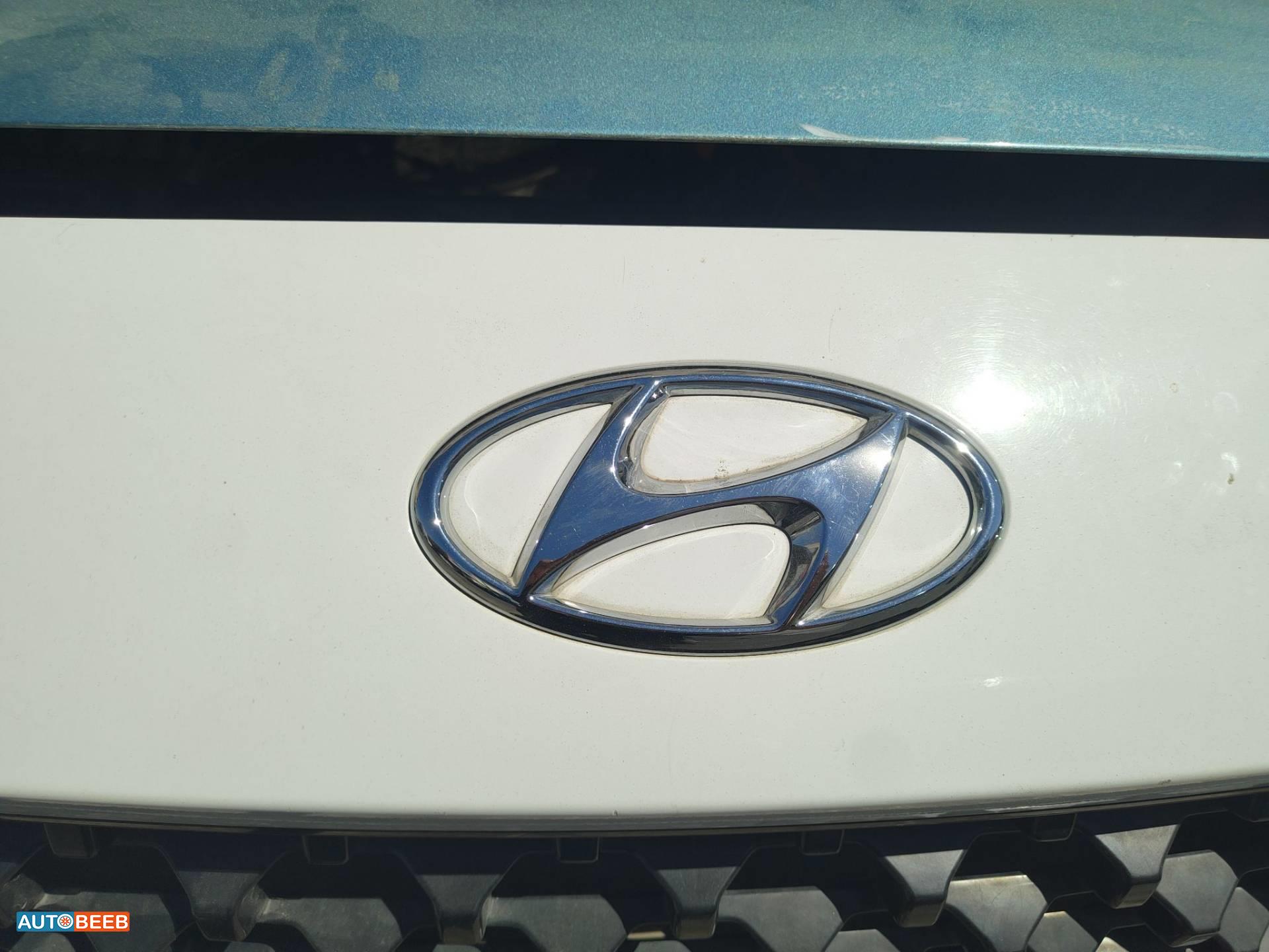 Body  Emblems Hyundai kona