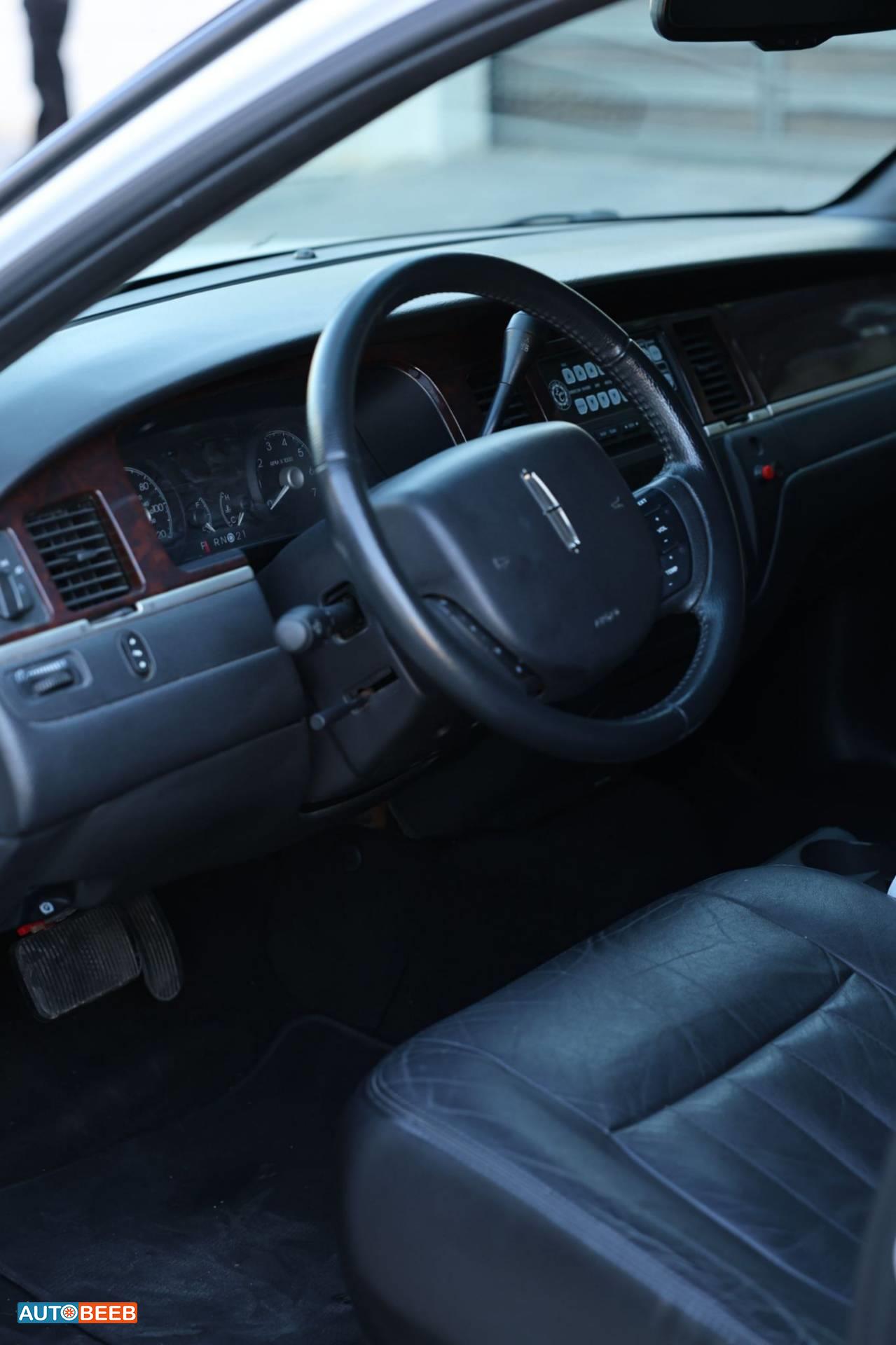 Lincoln Town Car 2007