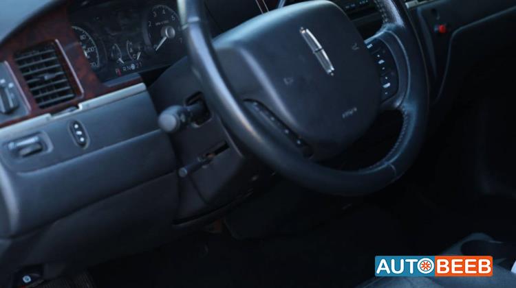 Lincoln Town Car 2007