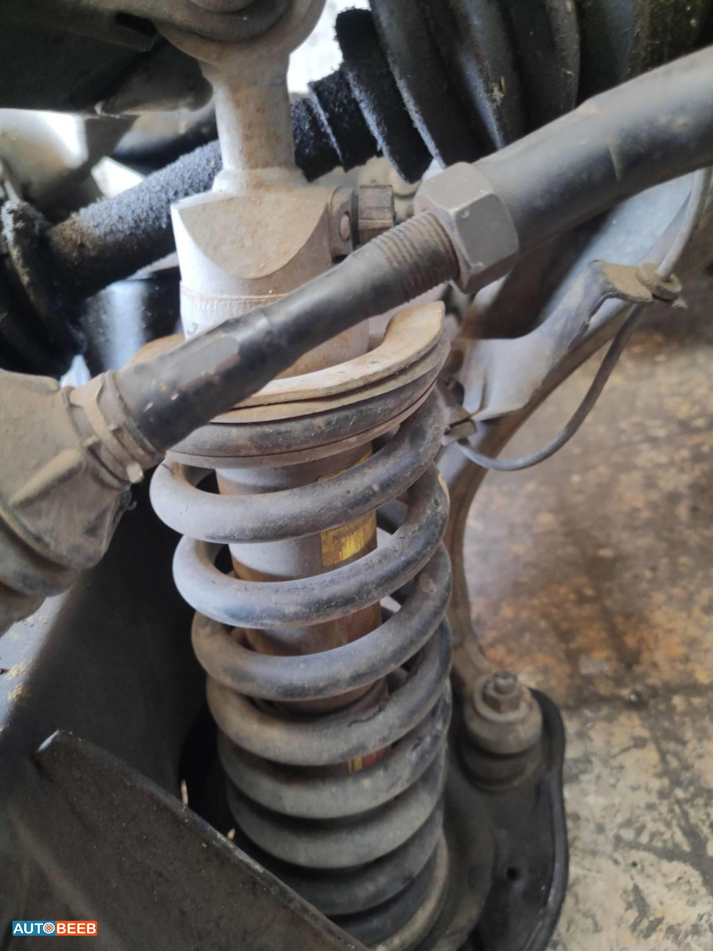  Shock Absorber Nissan Navara