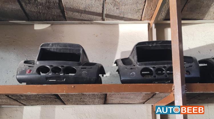 Cabin  Dashboard Mitsubishi L200