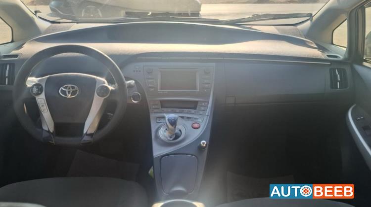 Toyota Prius 2015