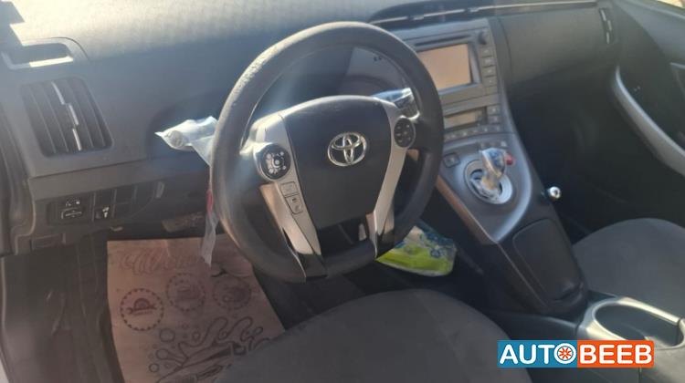 Toyota Prius 2015