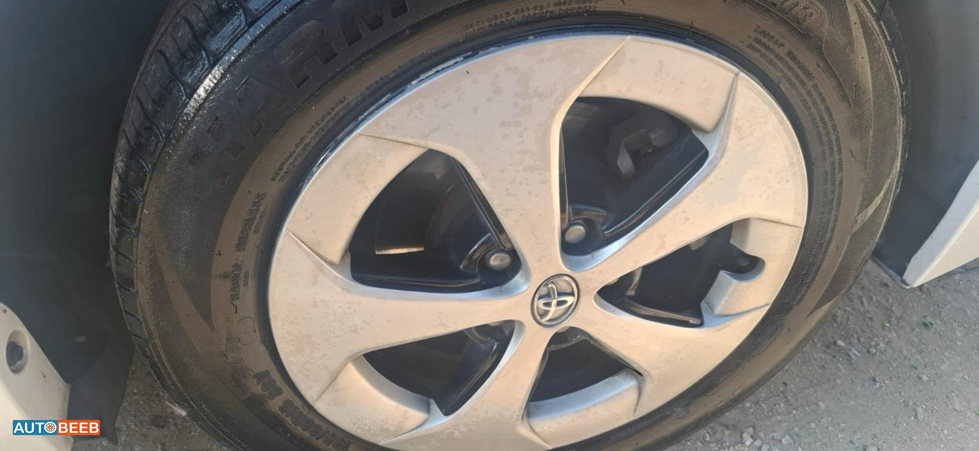 Toyota Prius 2015