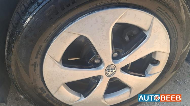 Toyota Prius 2015