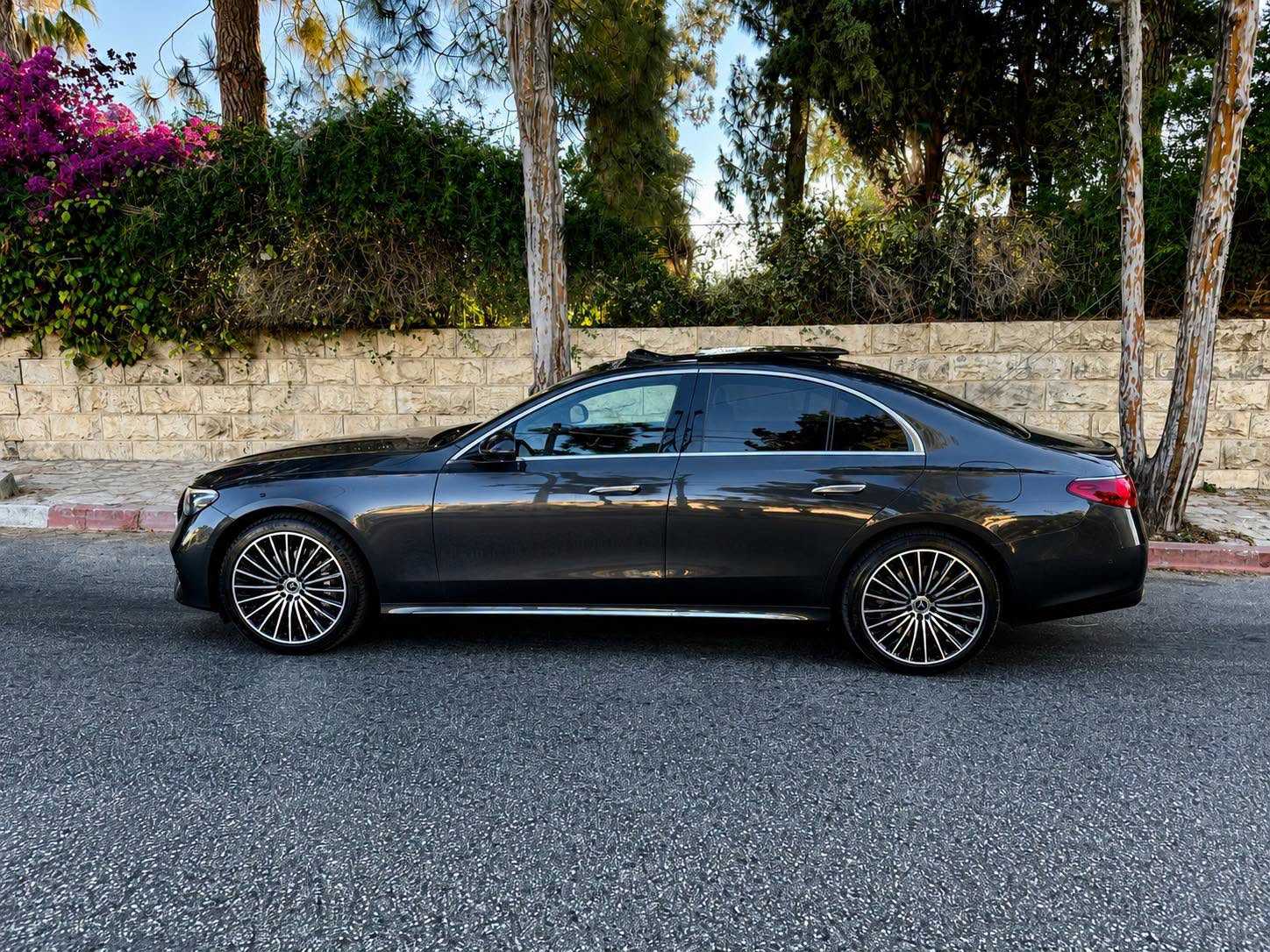 مرسيدس بنز E300 2025
