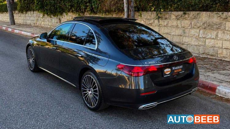 مرسيدس بنز E300 2025