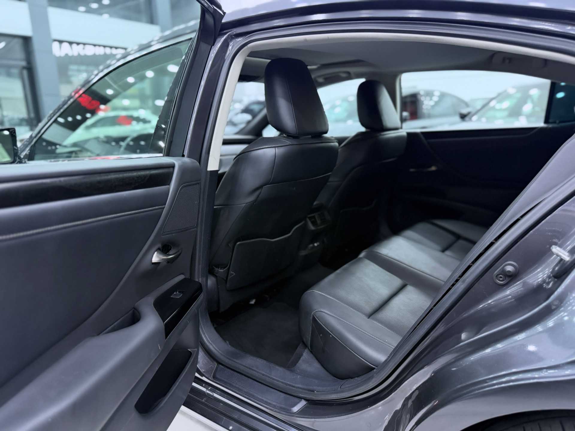 Lexus ES350 2023