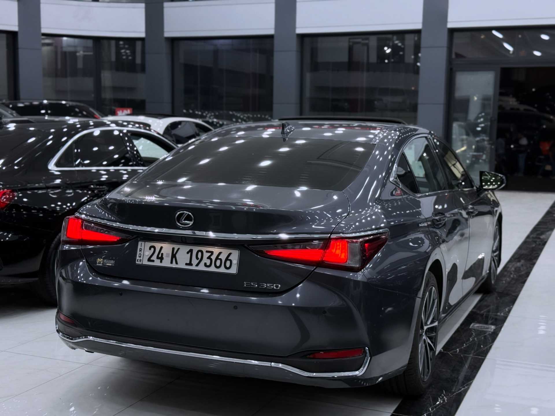 Lexus ES350 2023