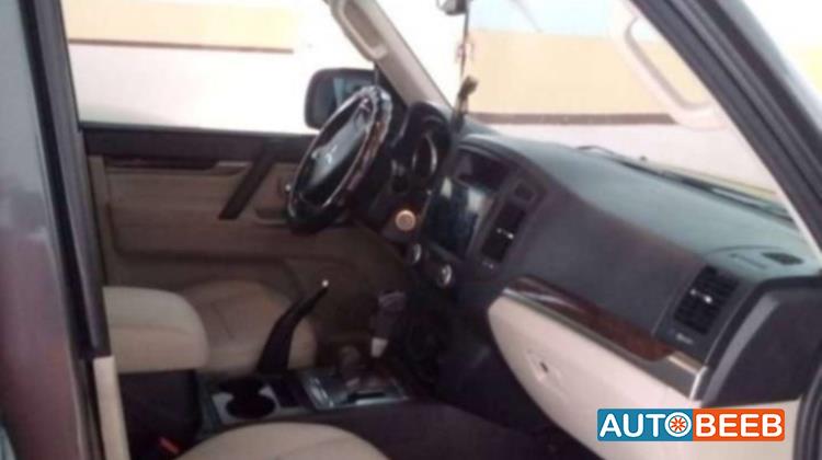 Mitsubishi Pajero 2012