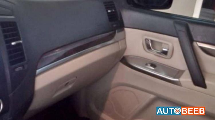 Mitsubishi Pajero 2012