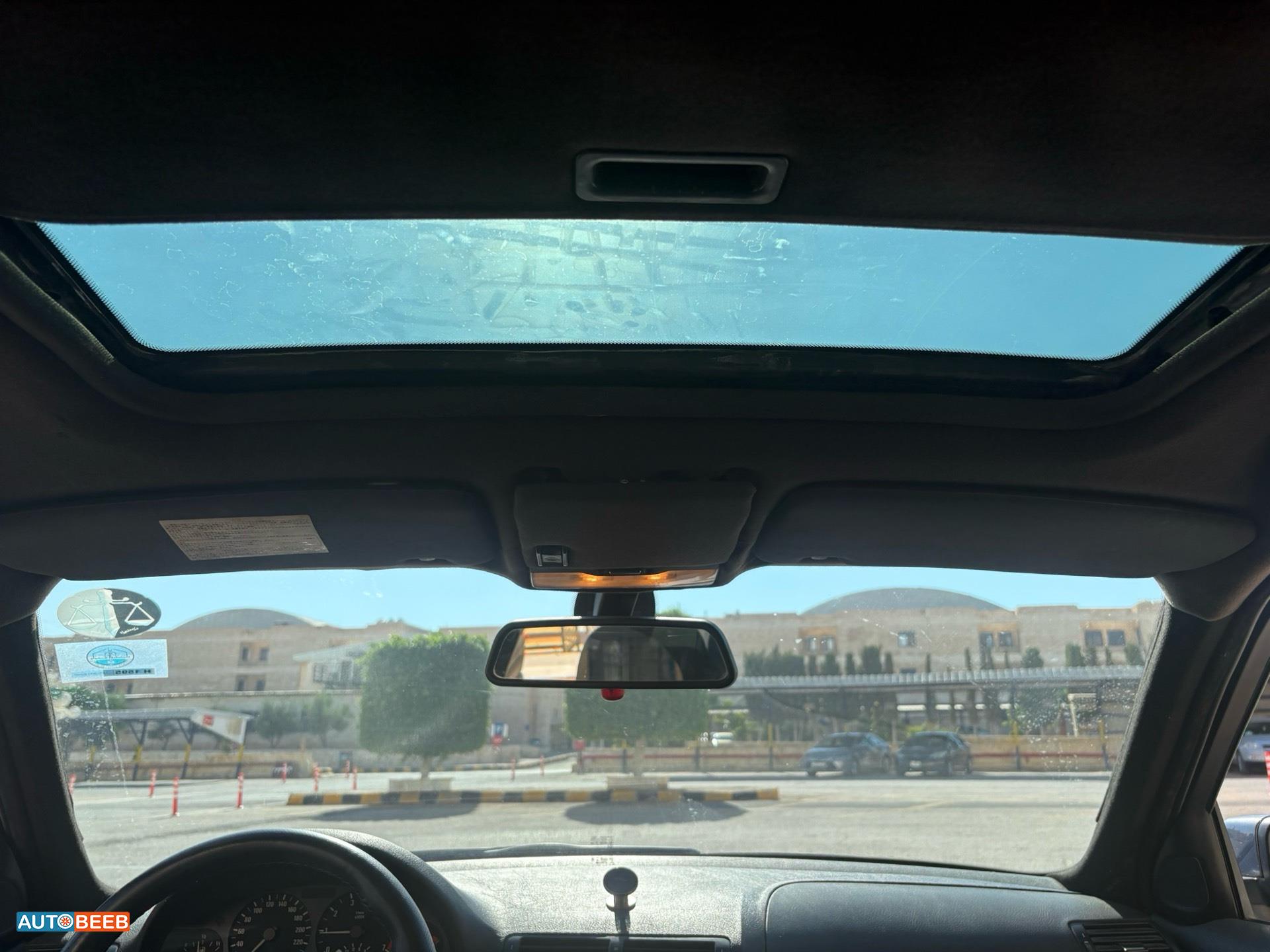 بي ام دبليو 218 1999
