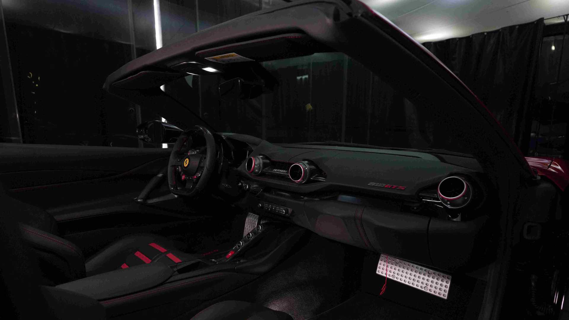 Ferrari 812 2023