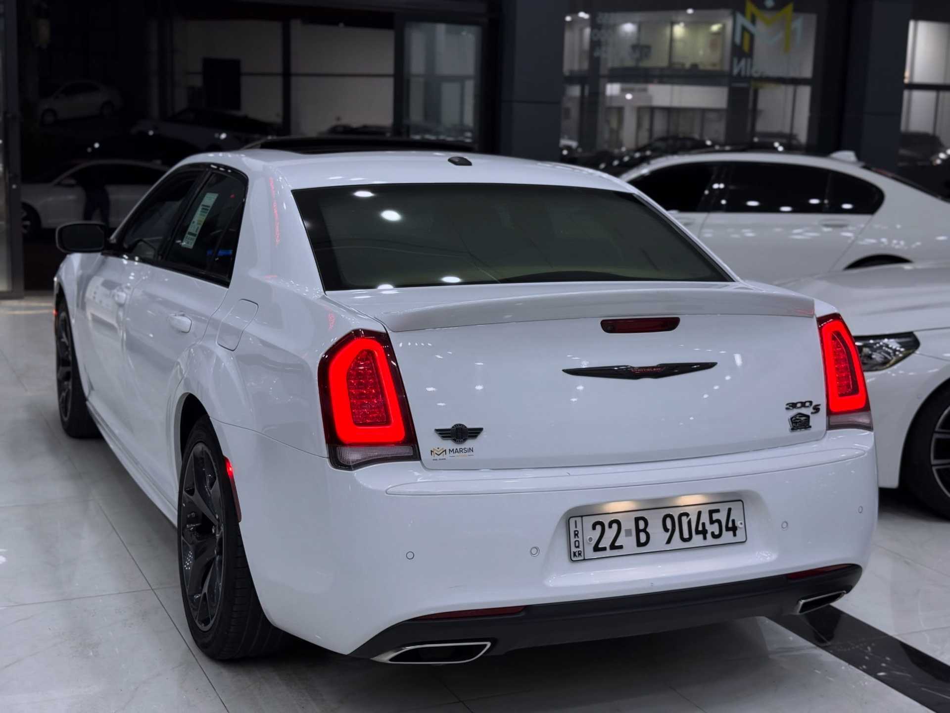 Chrysler 300 2023