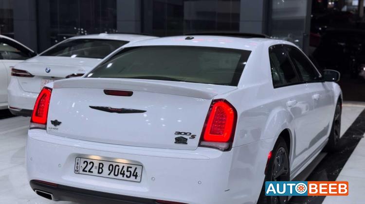 Chrysler 300 2023