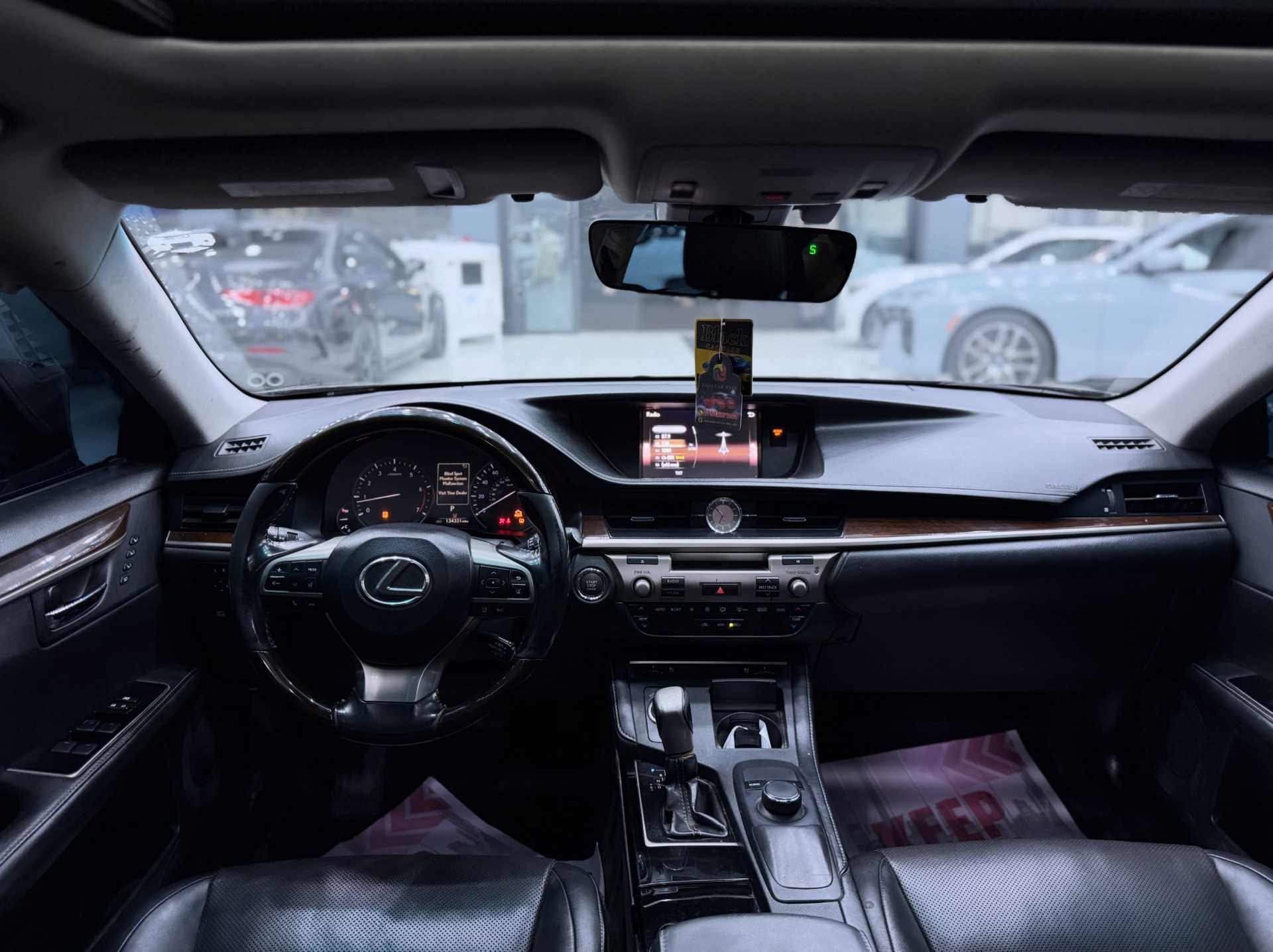 Lexus ES350 2016
