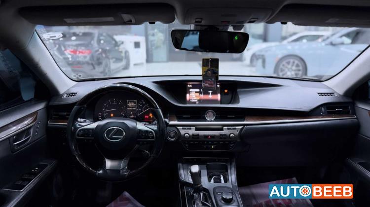 Lexus ES350 2016