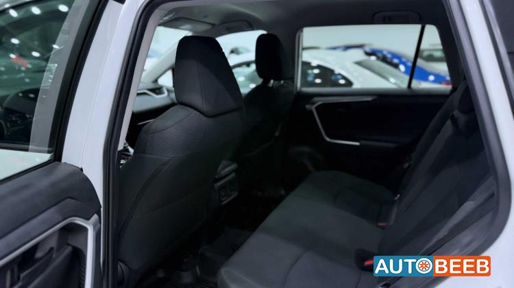 Toyota RAV4 2024