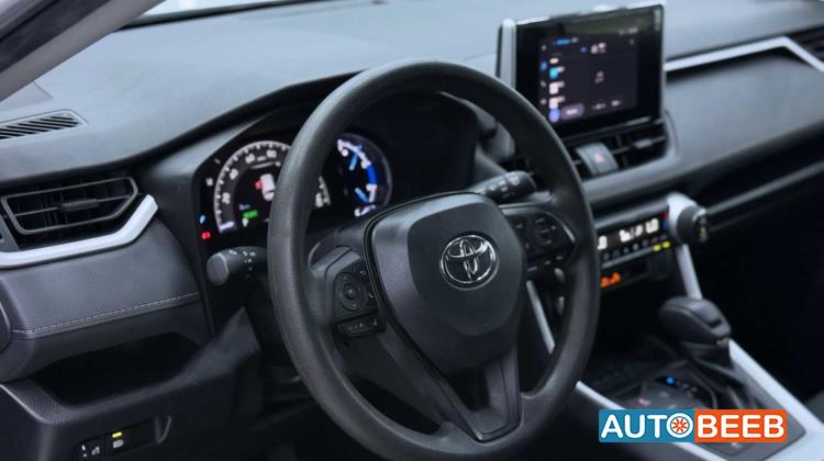 Toyota RAV4 2024