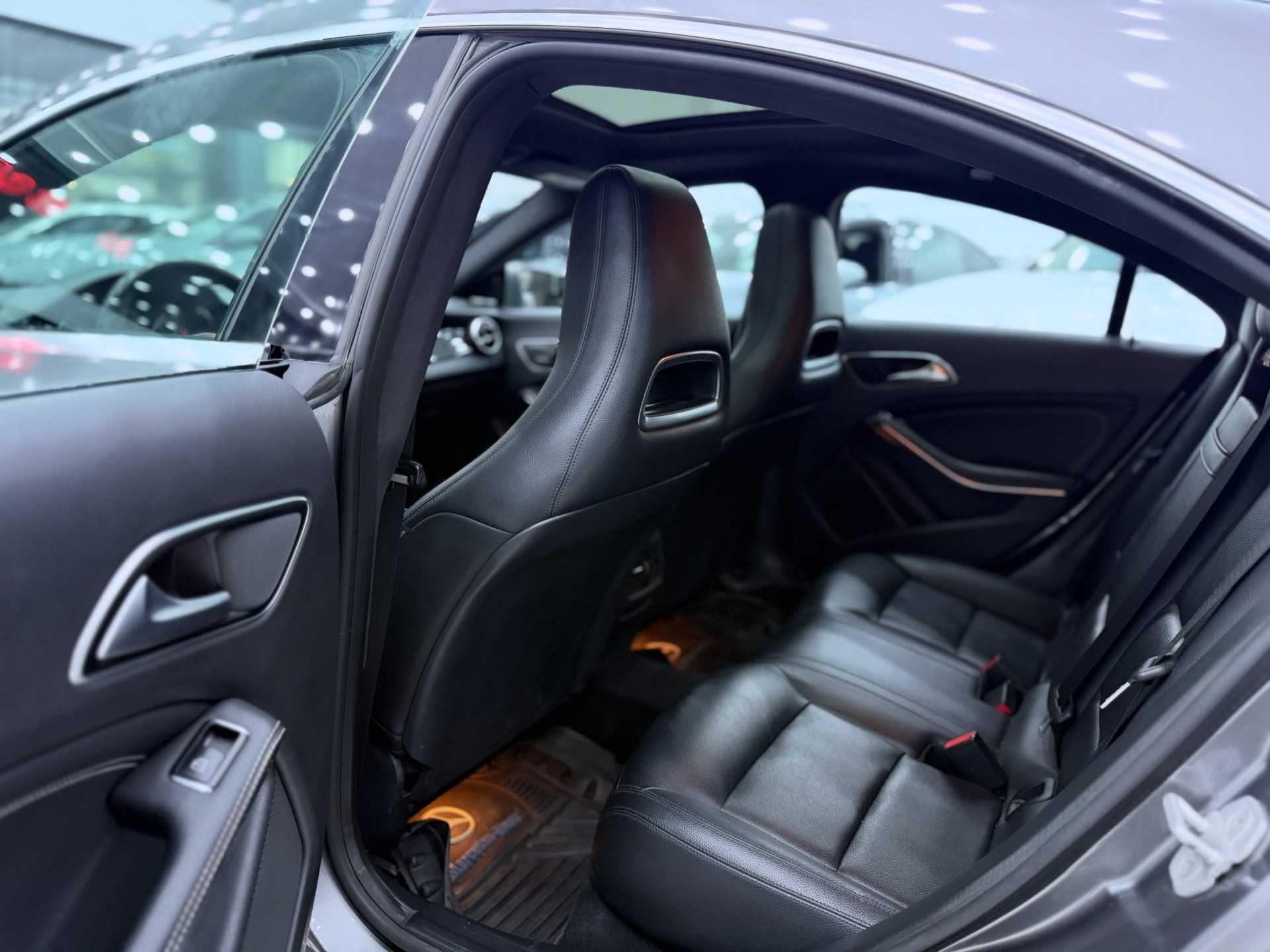 Mercedes Benz CLA250 2015