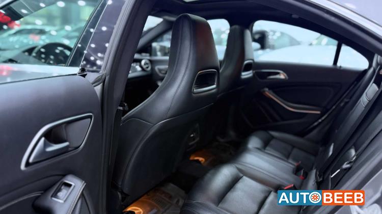 Mercedes Benz CLA250 2015