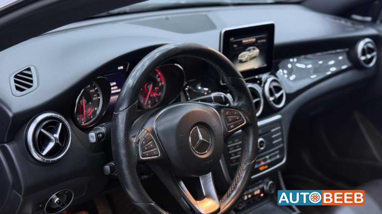 Mercedes Benz CLA250 2015