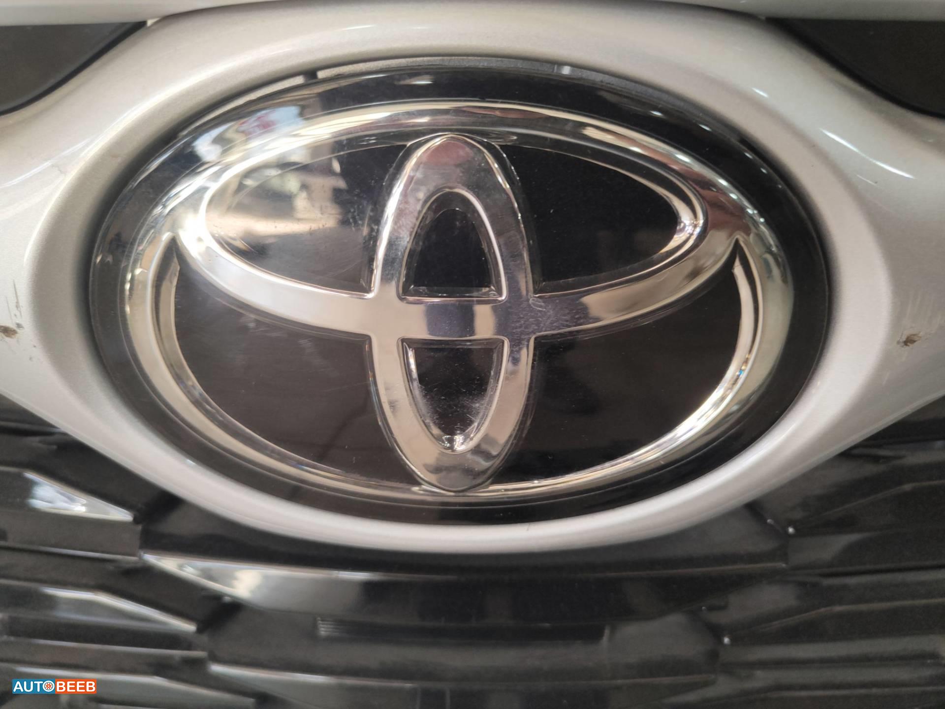 Body  Emblems Toyota Highlander