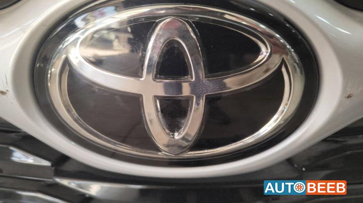 Body  Emblems Toyota Highlander