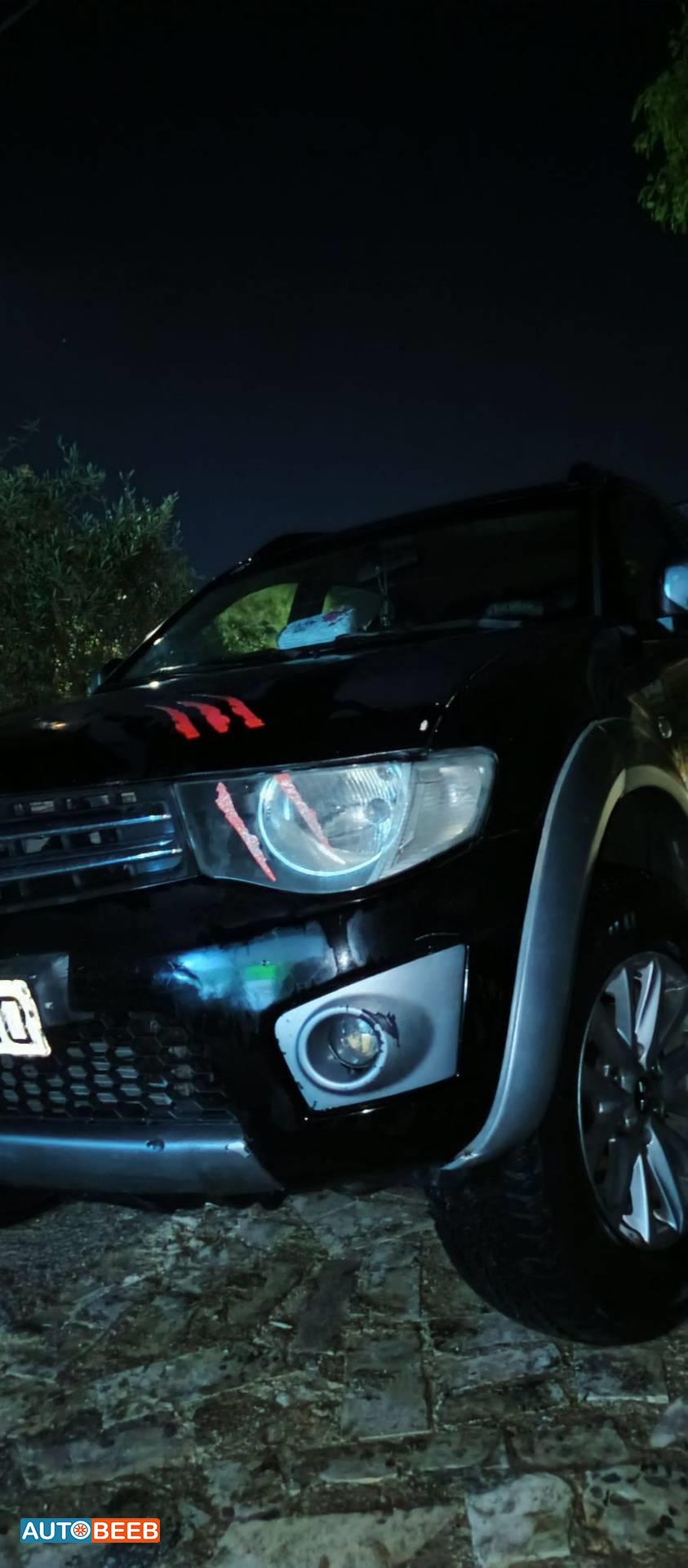 ميتسوبيشي L200 2012